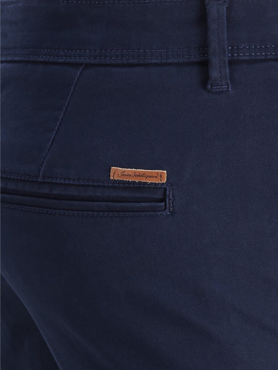 Broek van het merk Jack & Jones in het Marine