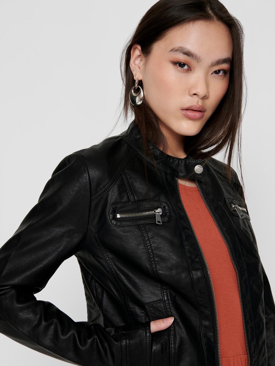 Jacket van het merk Only in het Zwart