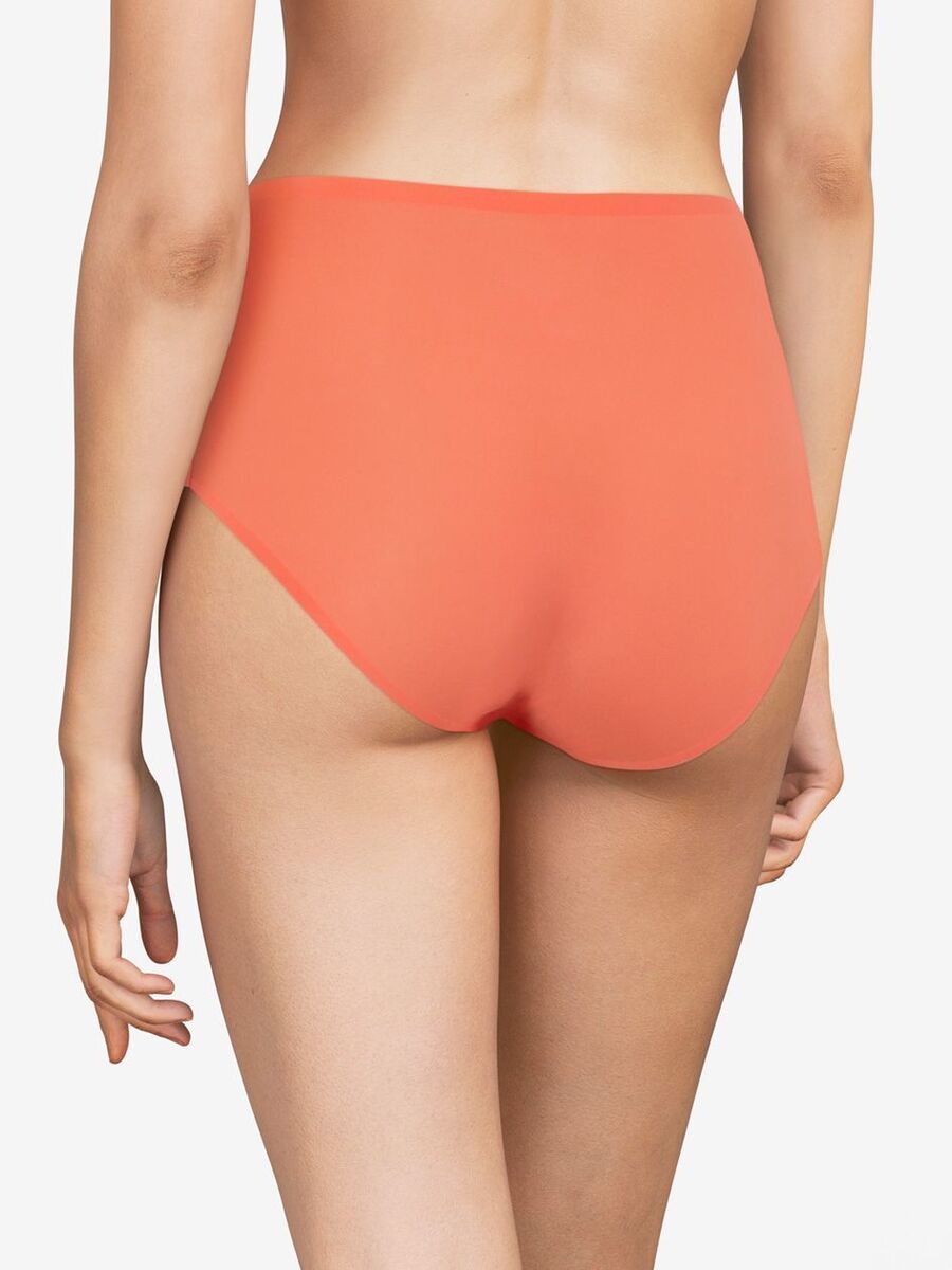 Slip van het merk Chantelle in het Oranje