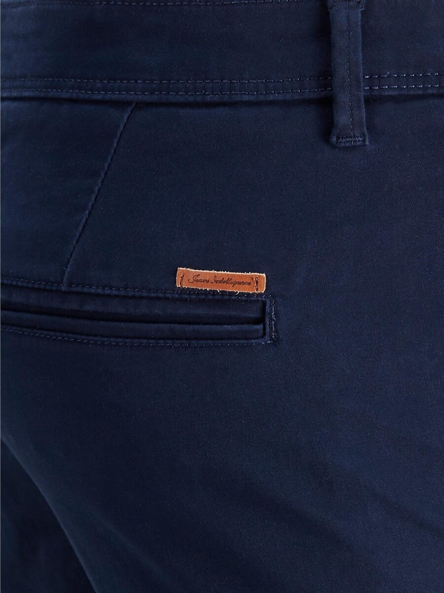 Broek van het merk Jack & Jones in het Marine