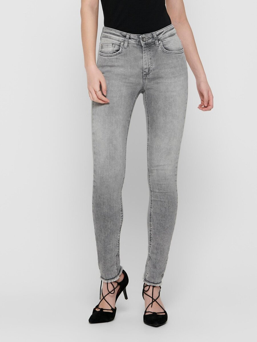 Broek van het merk Only in het Grijs