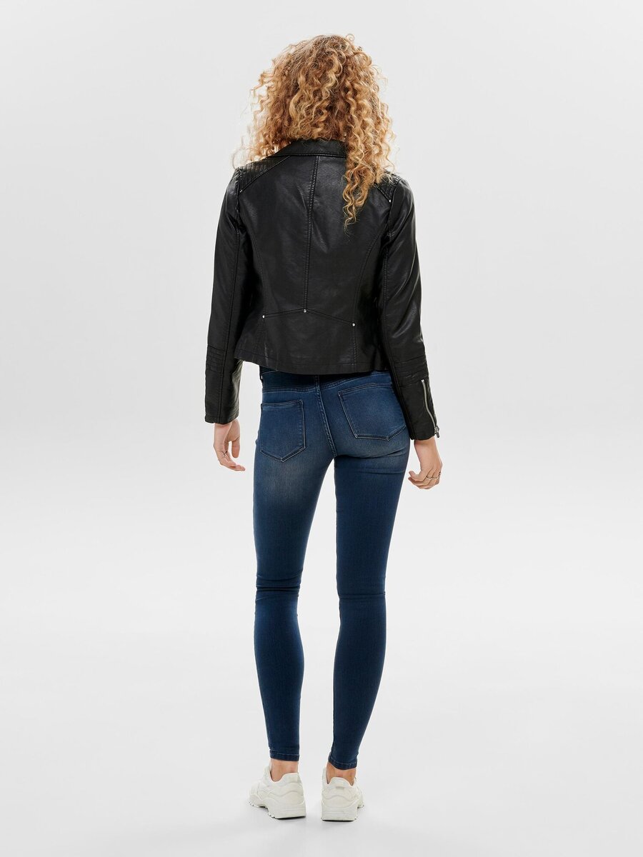 Jacket van het merk Only in het Zwart