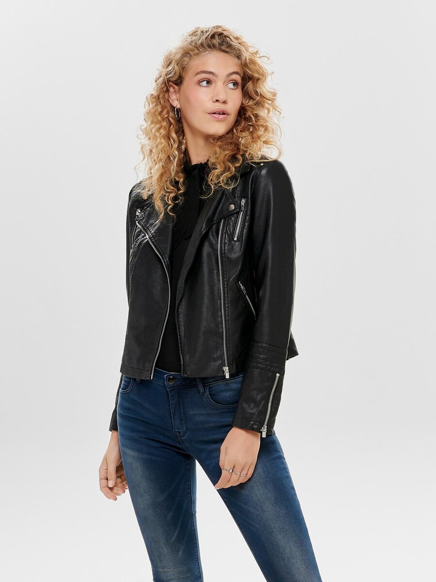 Jacket van het merk Only in het Zwart