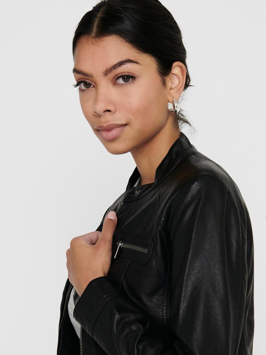 Jacket van het merk Only in het Zwart