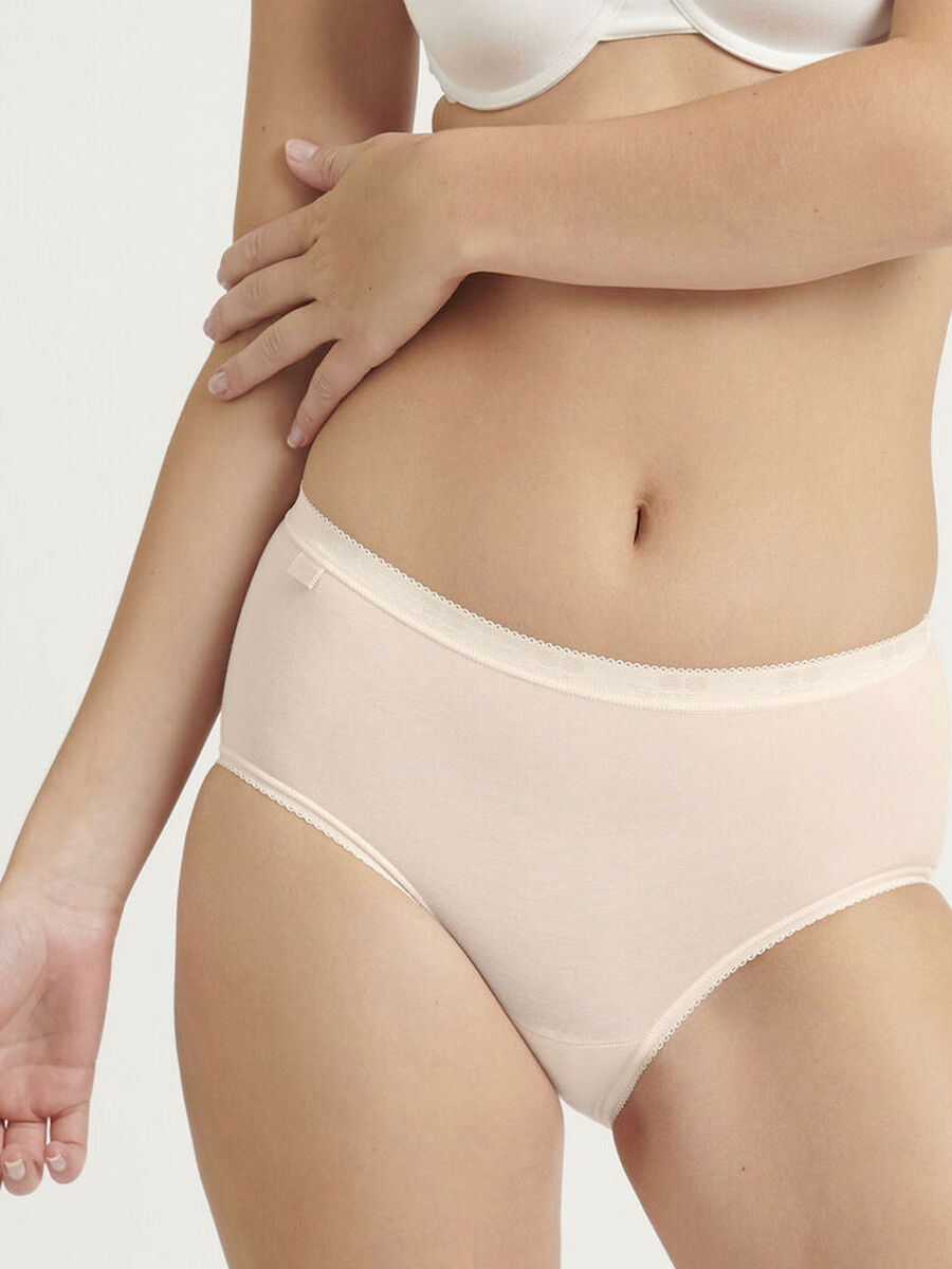 Slip van het merk Sloggi in het Beige