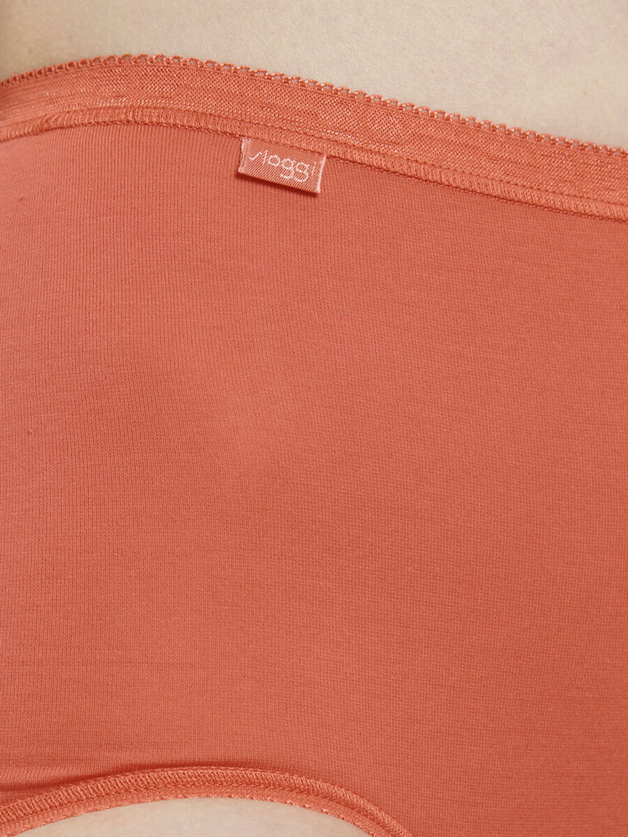 Slip van het merk Sloggi in het Beige