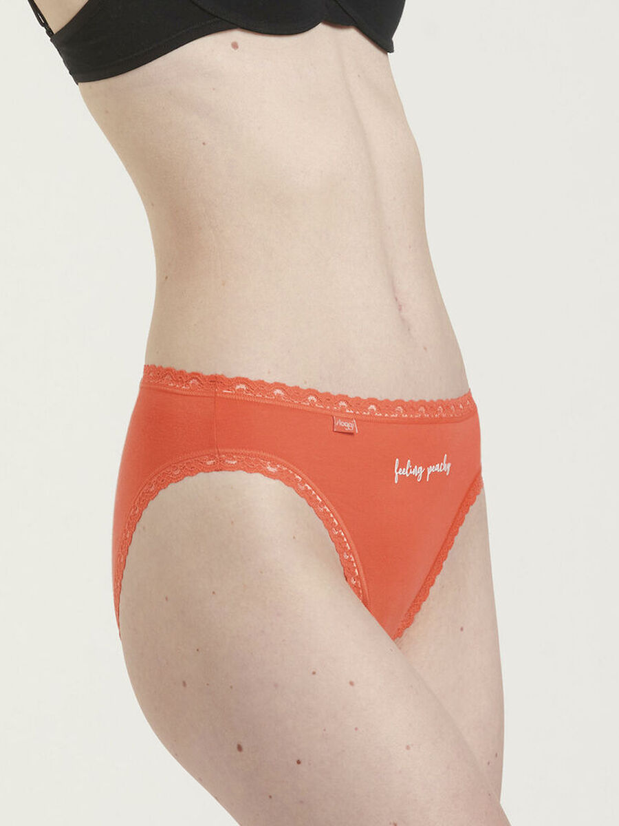 Slip van het merk Sloggi in het Geel