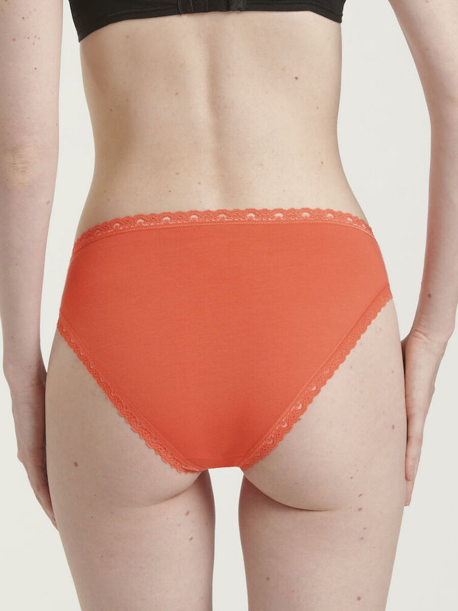 Slip van het merk Sloggi in het Geel