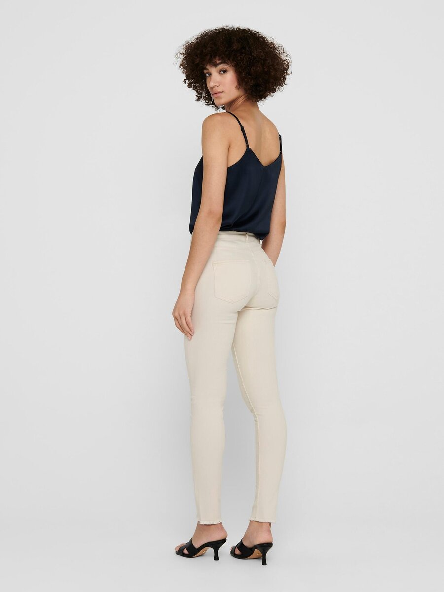 Broek van het merk Only in het Ecru