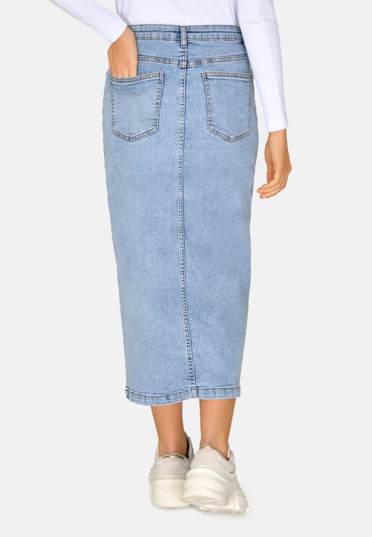slim-fited denim skirt with an open split