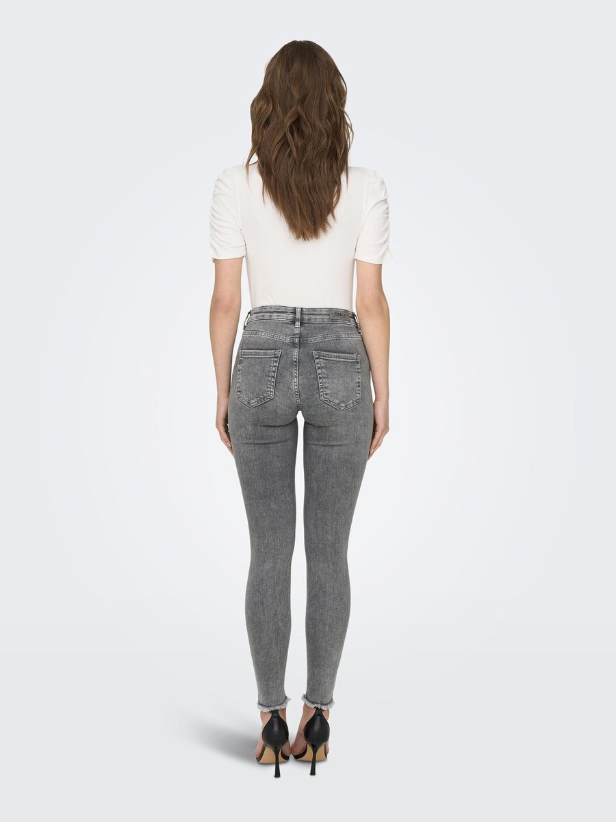 Broek van het merk Only in het Grijs