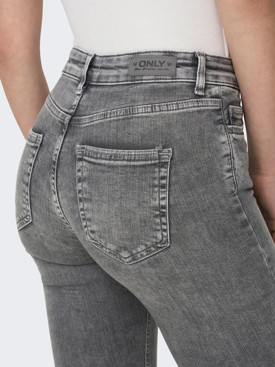 Broek van het merk Only in het Grijs