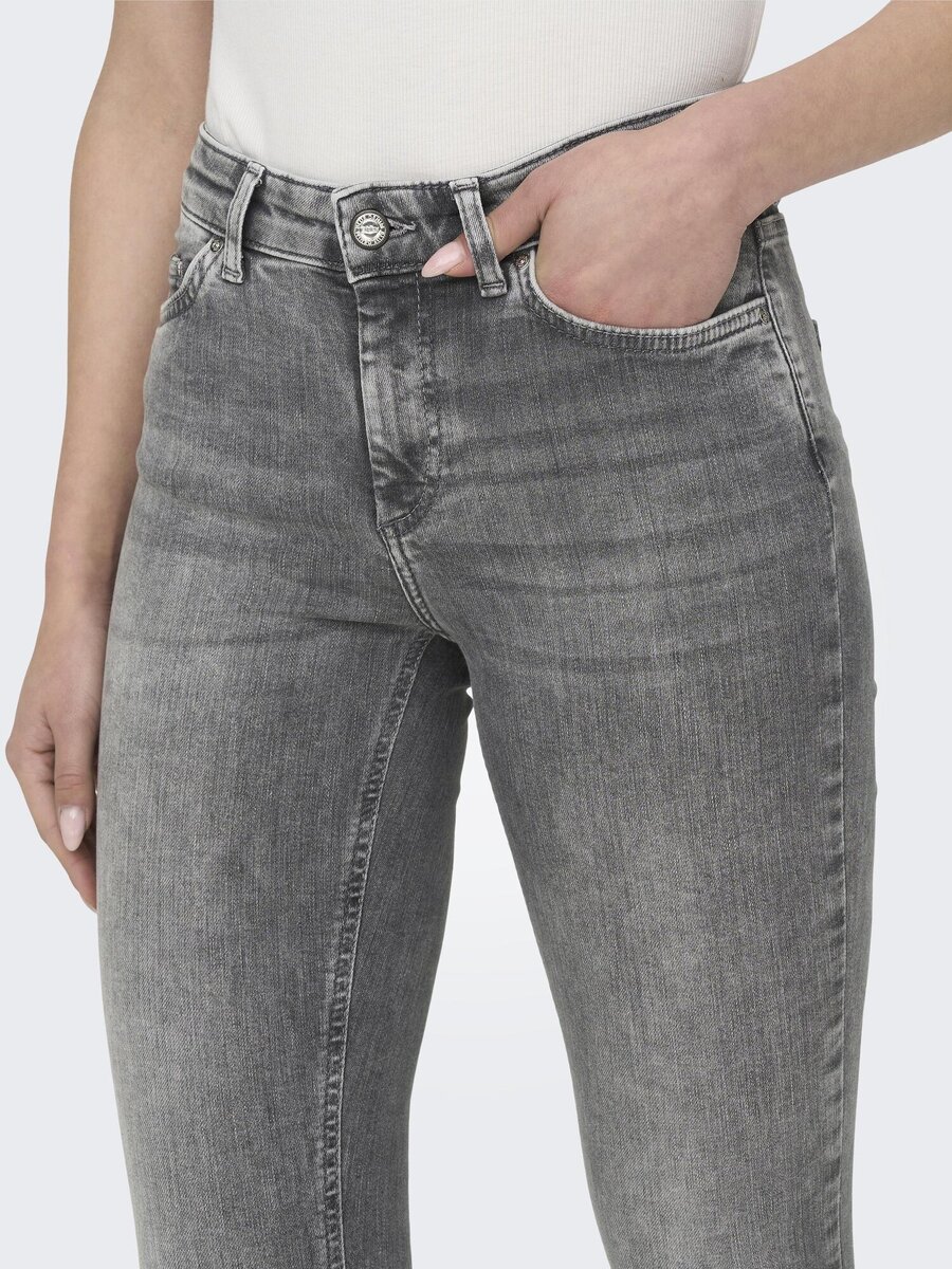 Broek van het merk Only in het Grijs