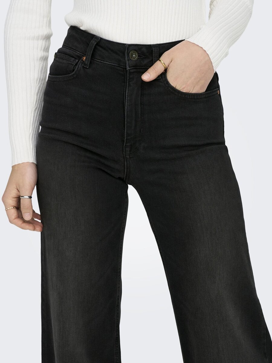 Broek van het merk Only in het Zwart