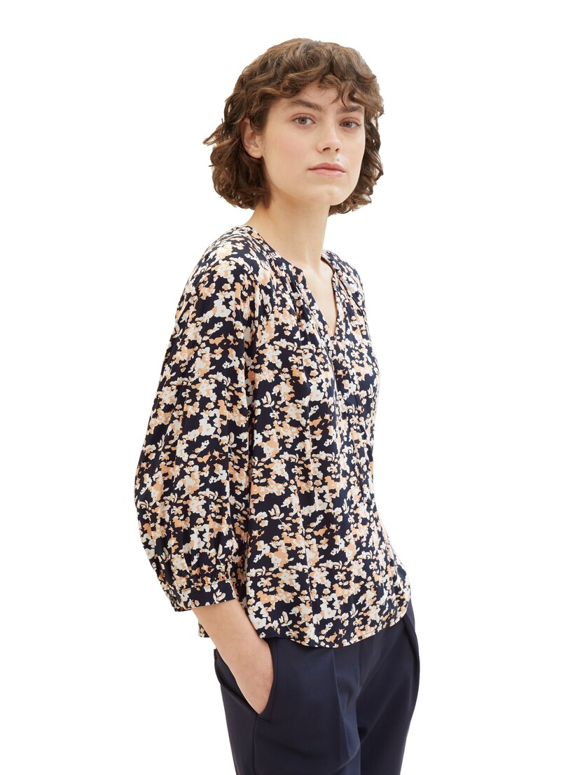 1040308 feminine print blouse