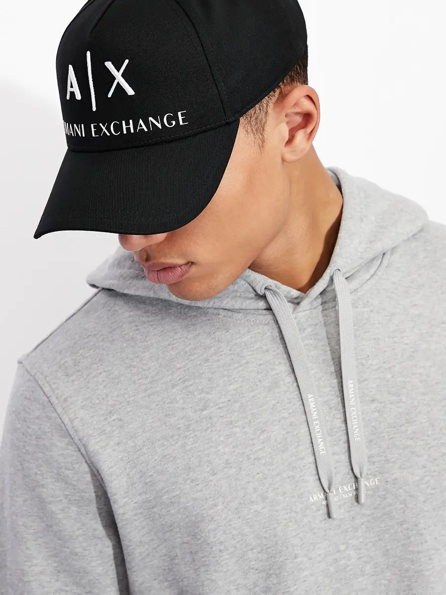 Pet van het merk Armani in het Zwart
