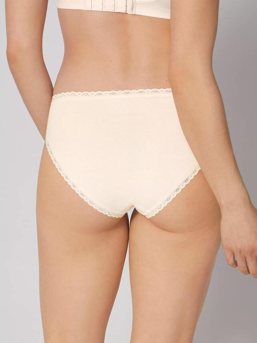 Slip van het merk Sloggi in het Beige