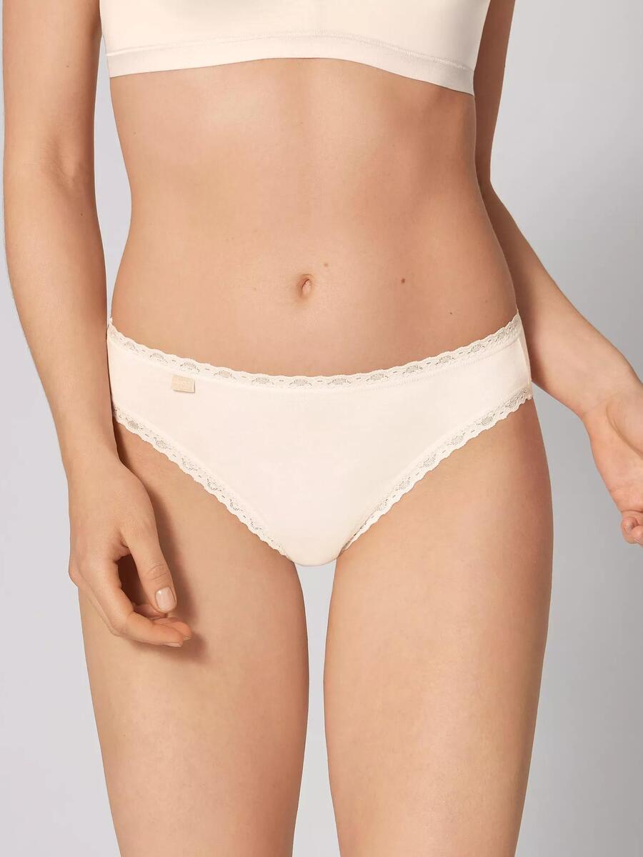 Slip van het merk Sloggi in het Beige