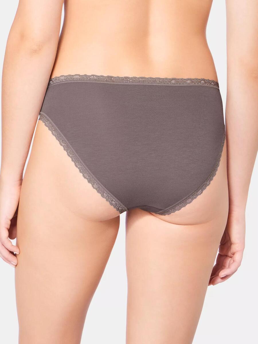 Slip van het merk Sloggi in het Beige