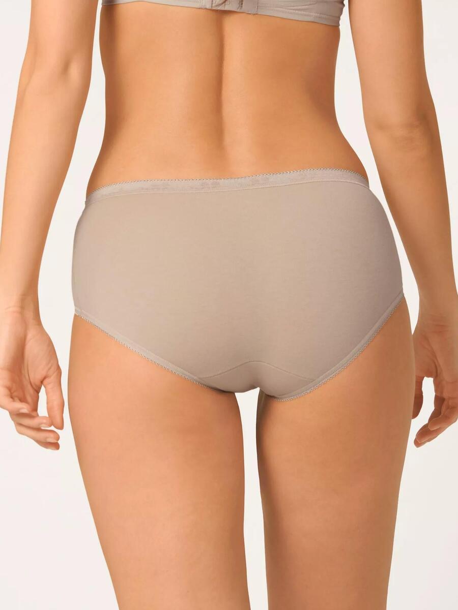 Slip van het merk Sloggi in het Beige