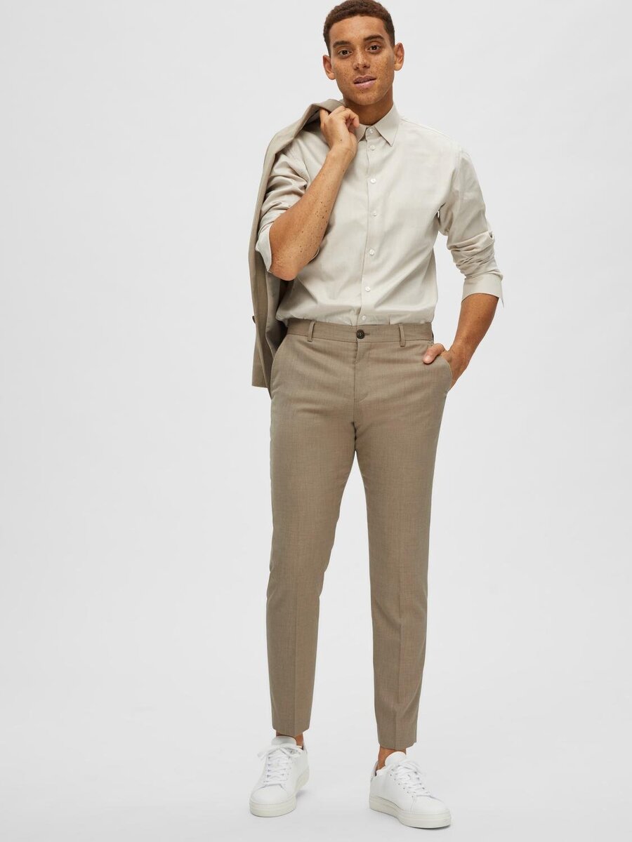 Broek van het merk Selected in het Beige