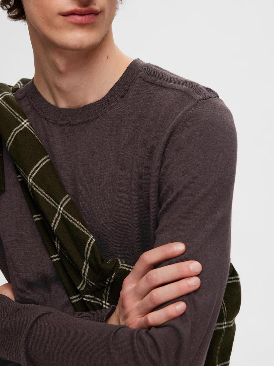 Pull van het merk Selected in het Bruin
