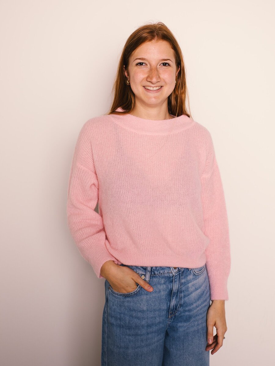 Pull van het merk Mika Elles in het Roze
