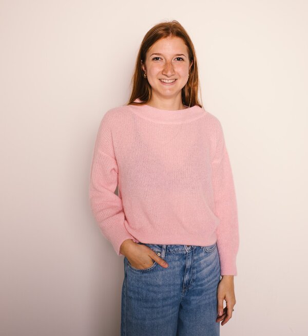 Pull van het merk Mika Elles in het Roze