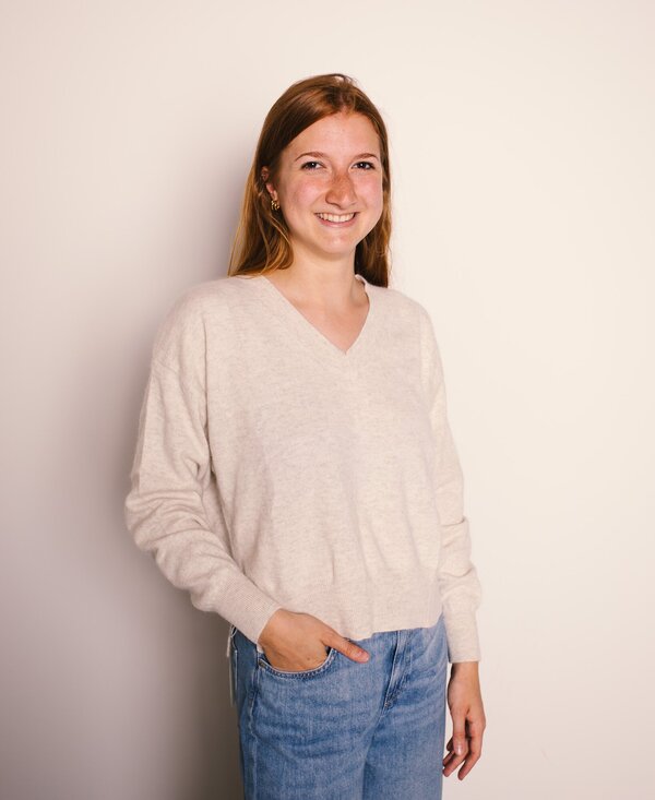 Pull van het merk Mika Elles in het Beige