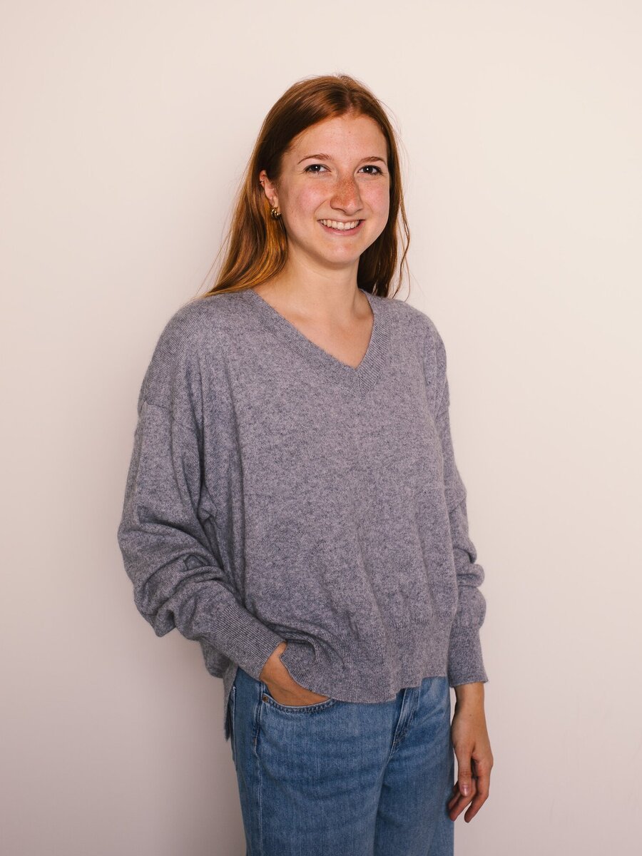 Pull van het merk Mika Elles in het Grijs