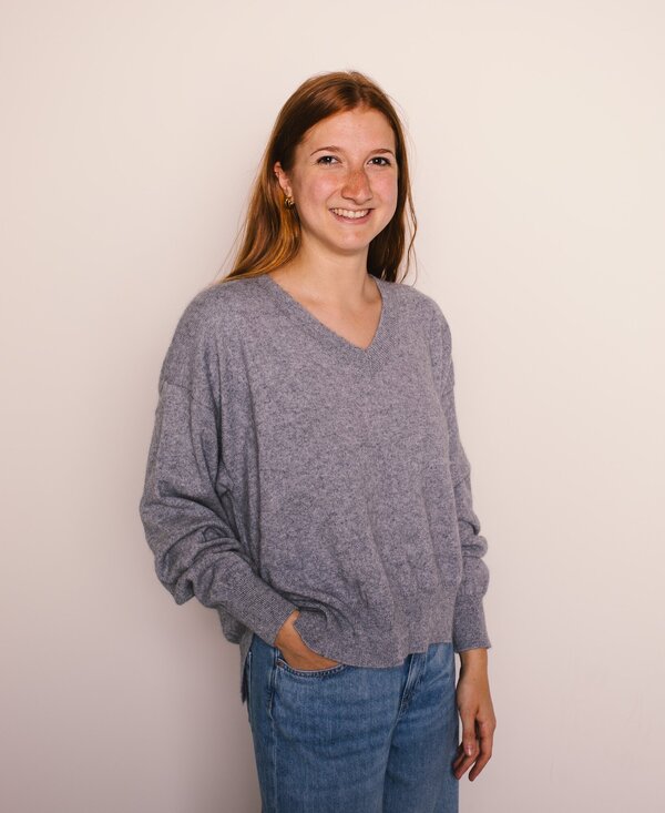 Pull van het merk Mika Elles in het Grijs