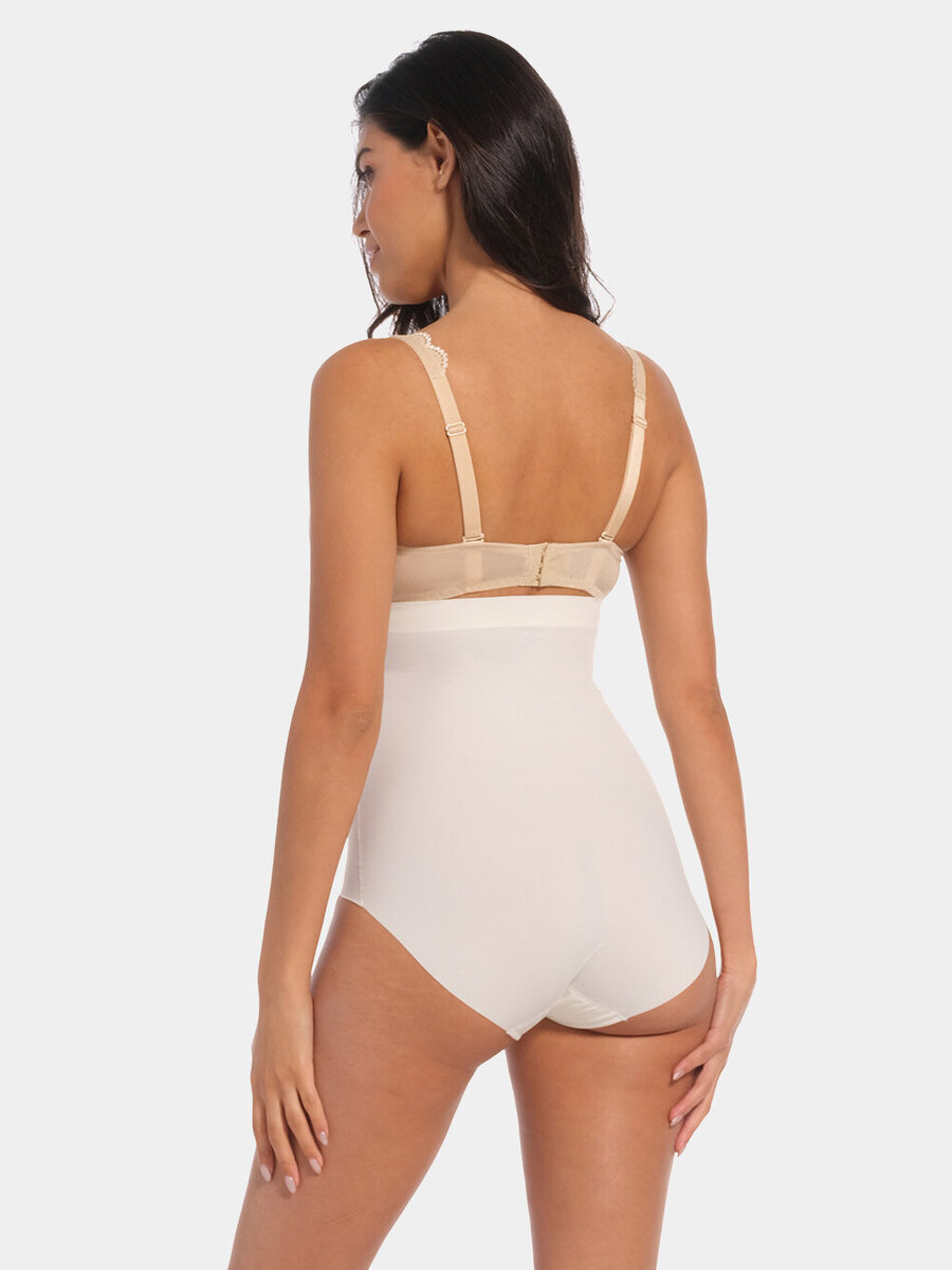 Slip van het merk Magic Bodyfashion in het Ecru