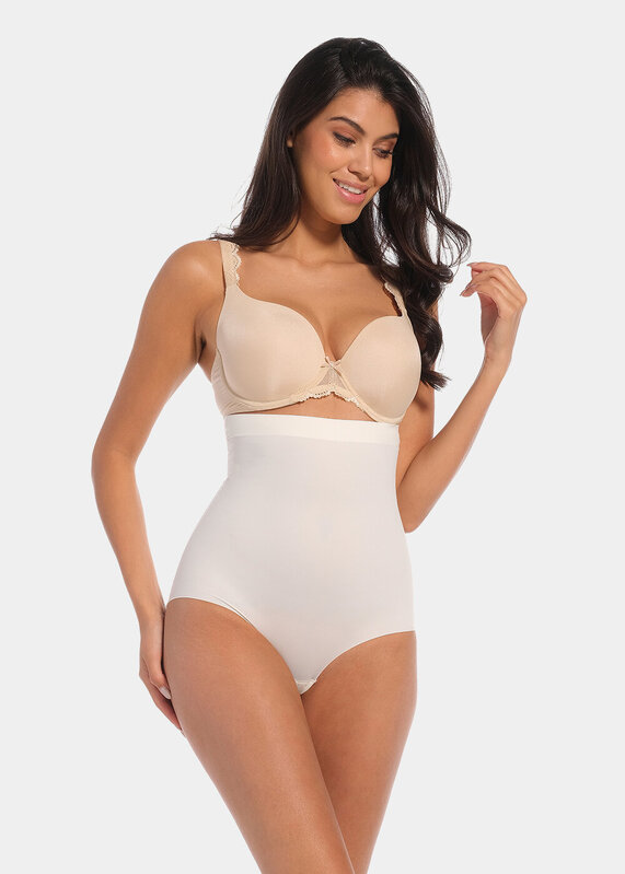 Slip van het merk Magic Bodyfashion in het Ecru