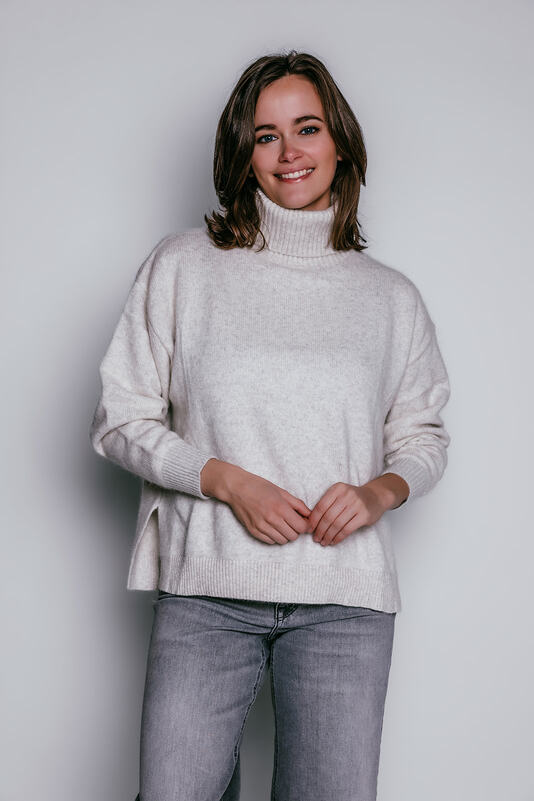 Pull van het merk Mika Elles in het Beige