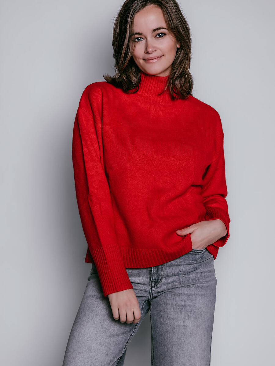 Pull van het merk Mika Elles in het Rood