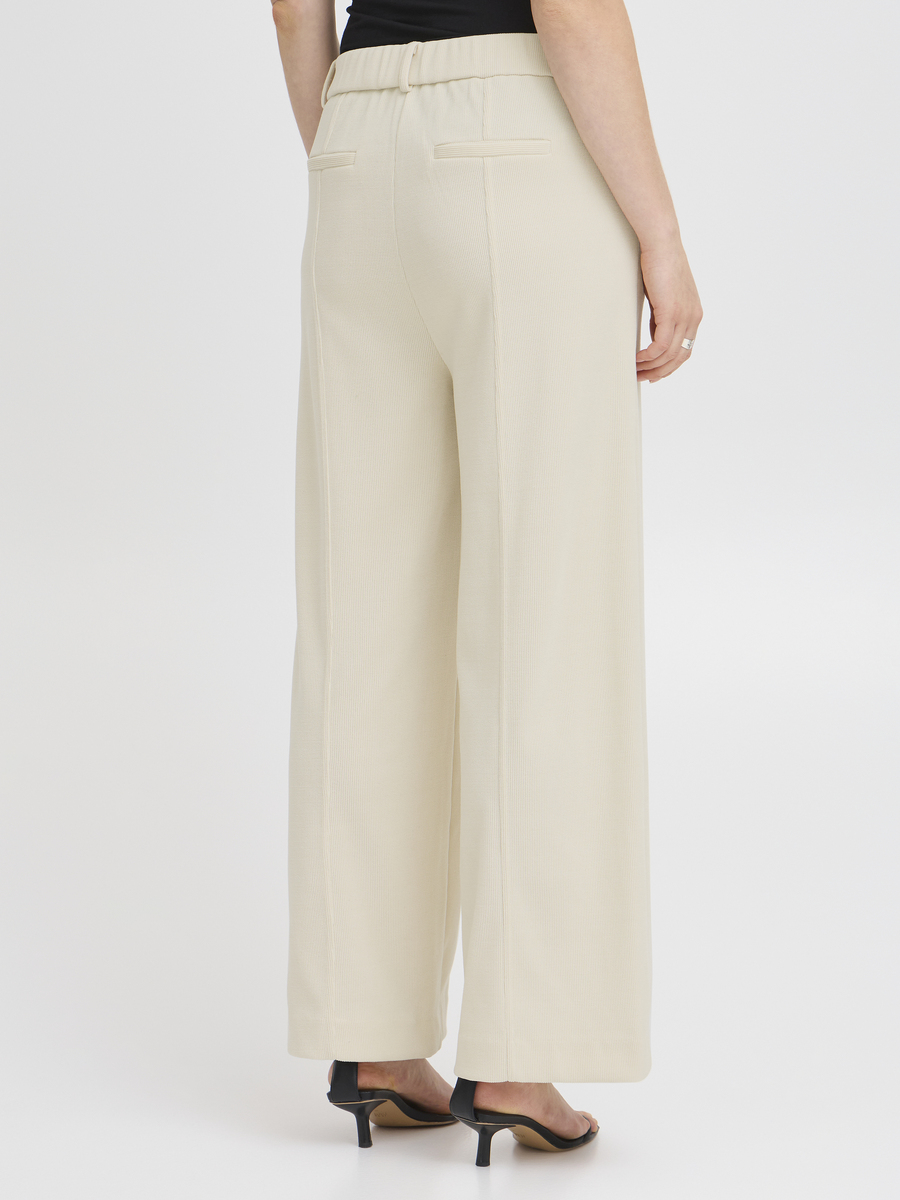 Broek van het merk Ichi in het Beige