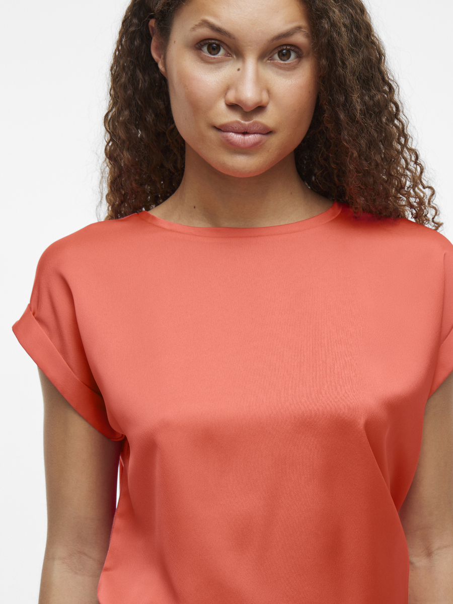 T-shirt van het merk Vila in het Rood