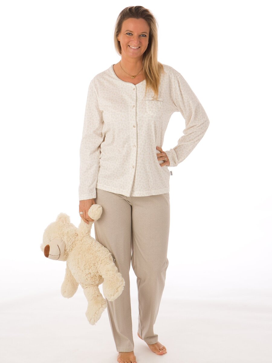 Pyjama van het merk Perlina in het Beige