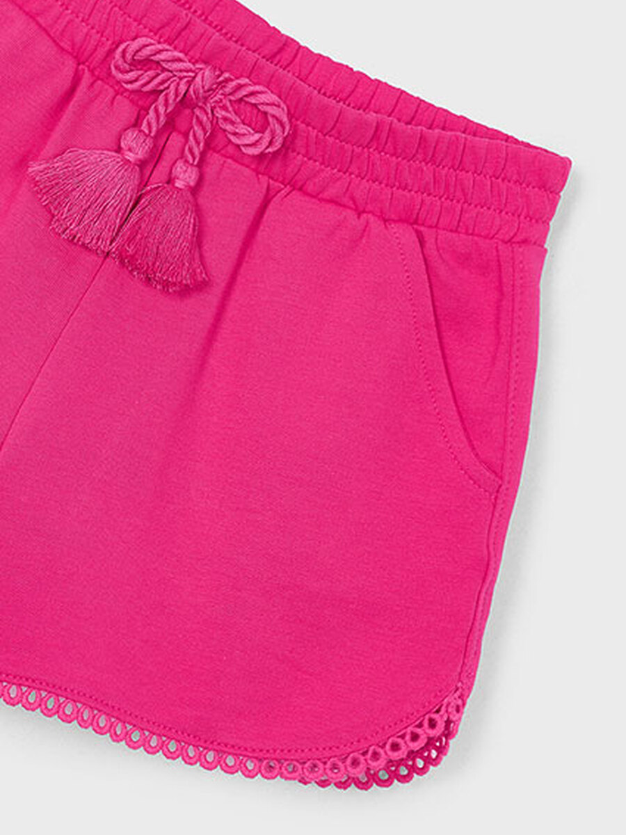 Short van het merk Mayoral in het Roze