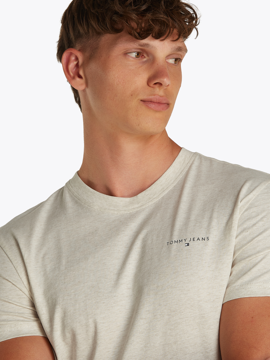 T-shirt van het merk Tommy Jeans in het Ecru