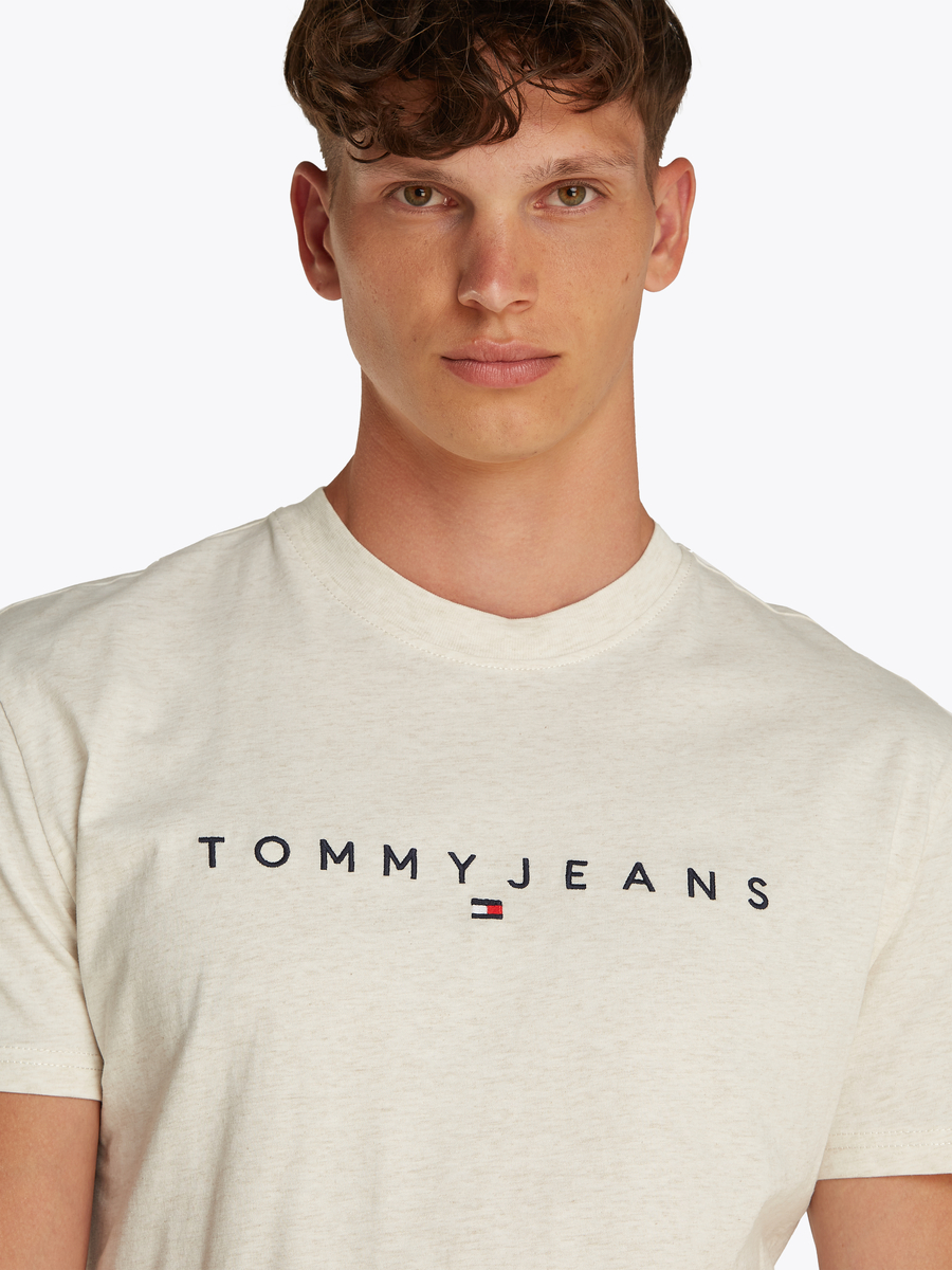 T-shirt van het merk Tommy Jeans in het Beige