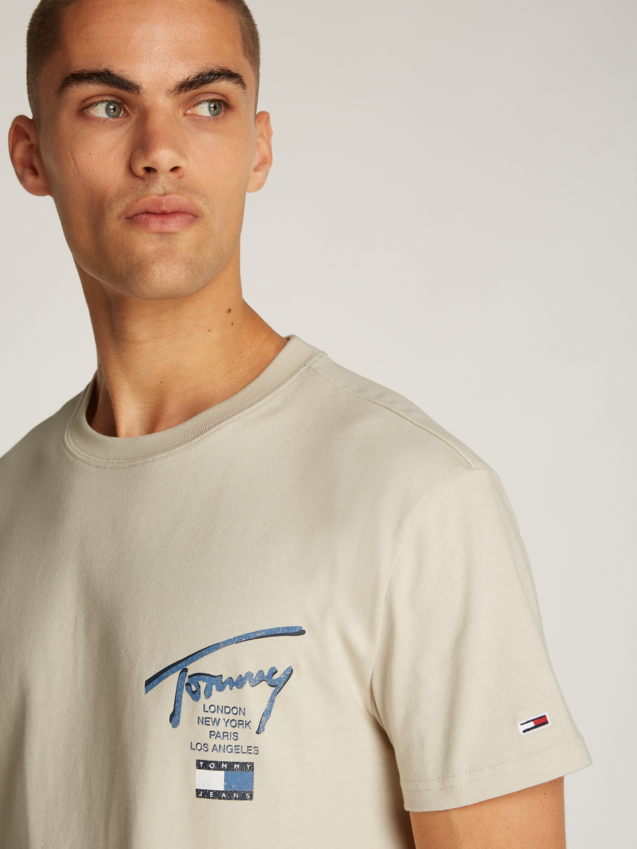T-shirt van het merk Tommy Jeans in het Beige