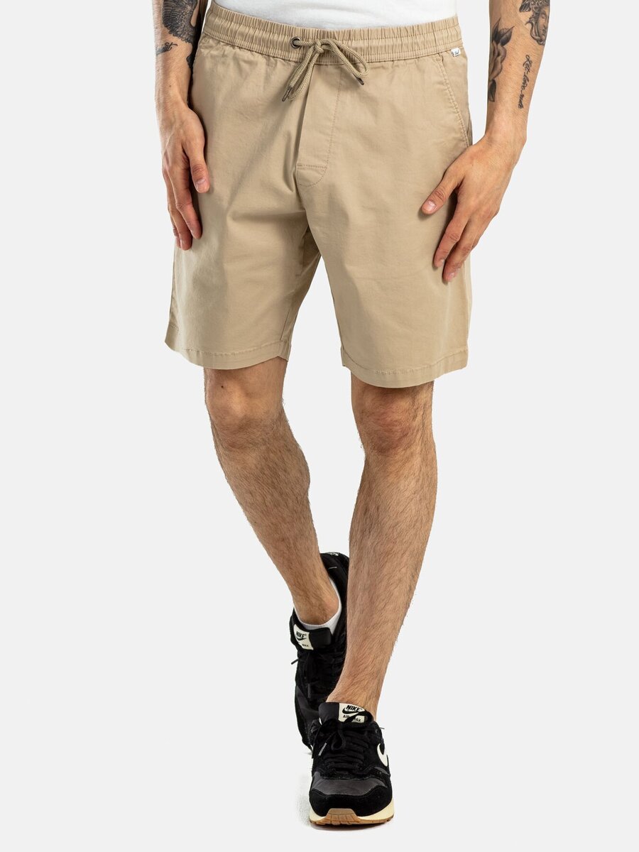Short van het merk Reell in het Beige