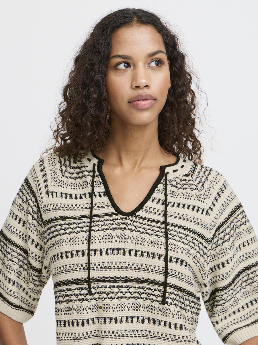 Pull van het merk Ichi in het Beige