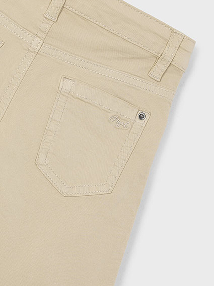 Short van het merk Mayoral in het Beige