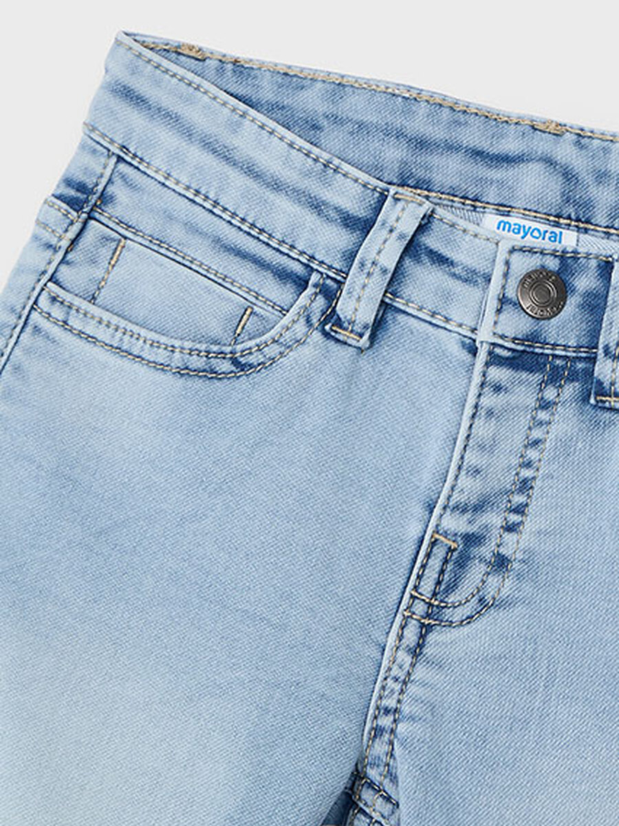 Short van het merk Mayoral in het Jeans