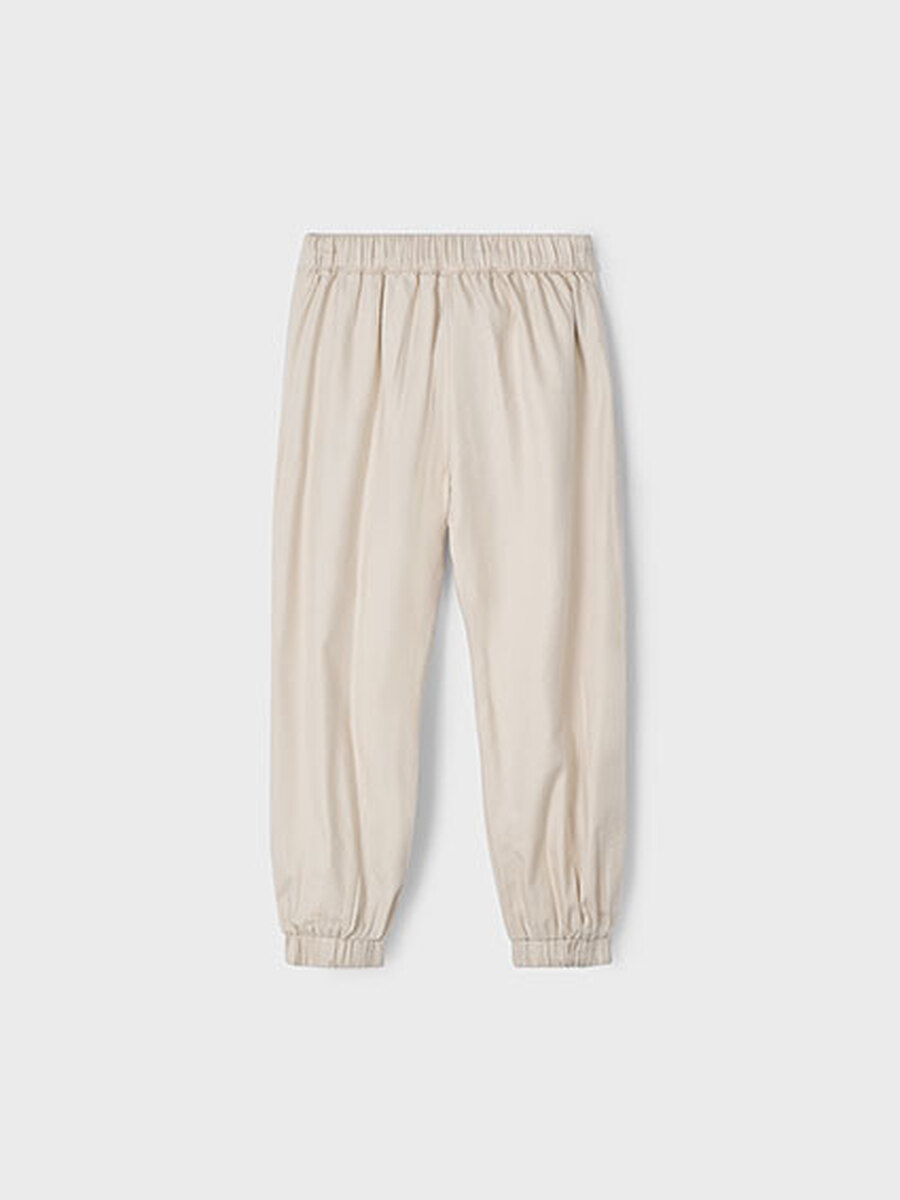 Broek van het merk Mayoral in het Beige