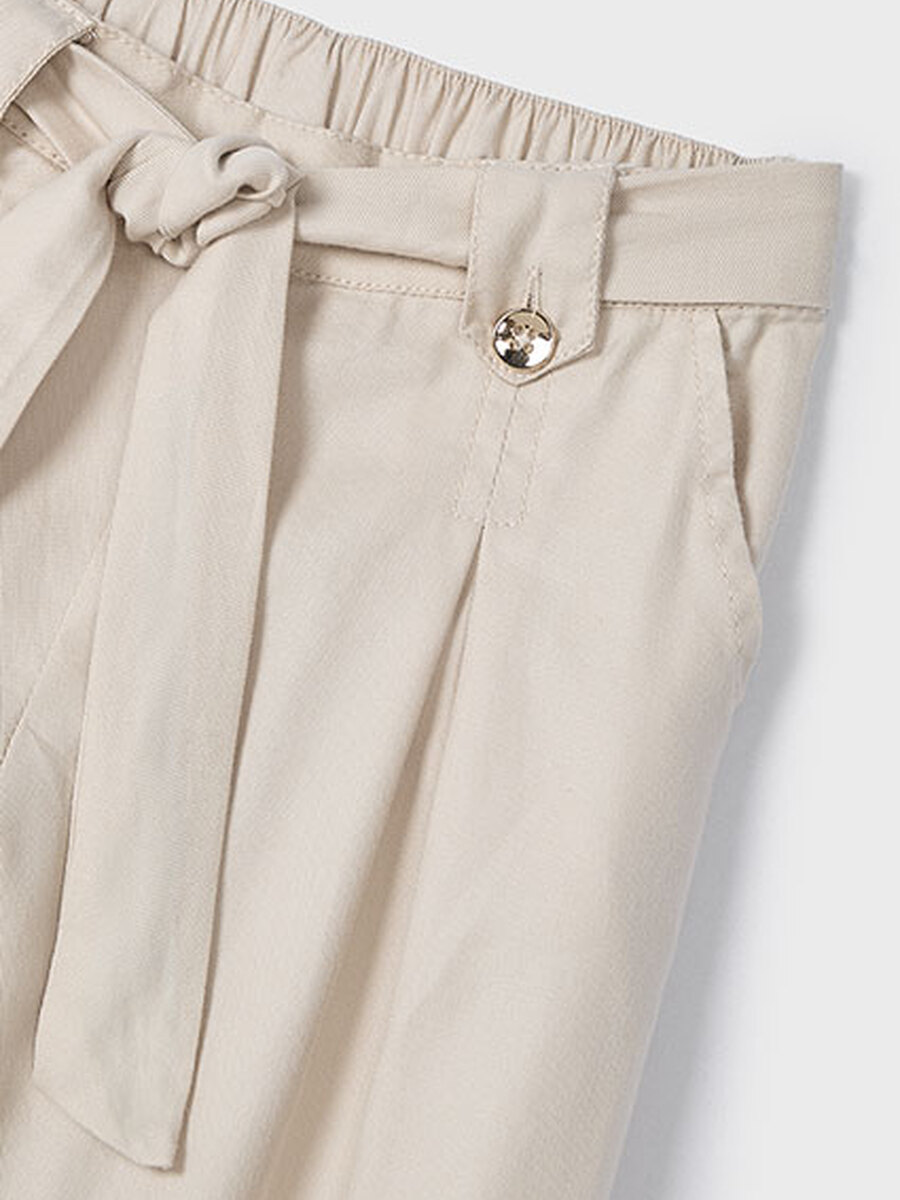 Broek van het merk Mayoral in het Beige