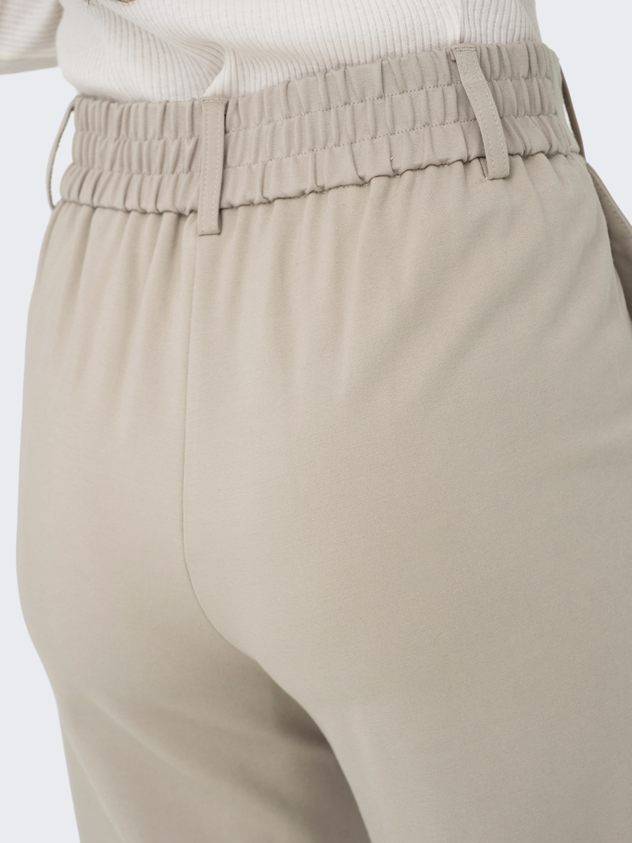 Broek van het merk Only in het Beige