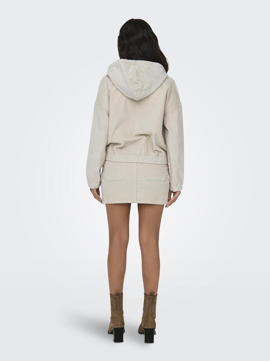 Broek van het merk Only in het Beige